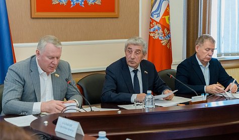 Законодатели Оренбуржья готовят инициативу по обращению с животными